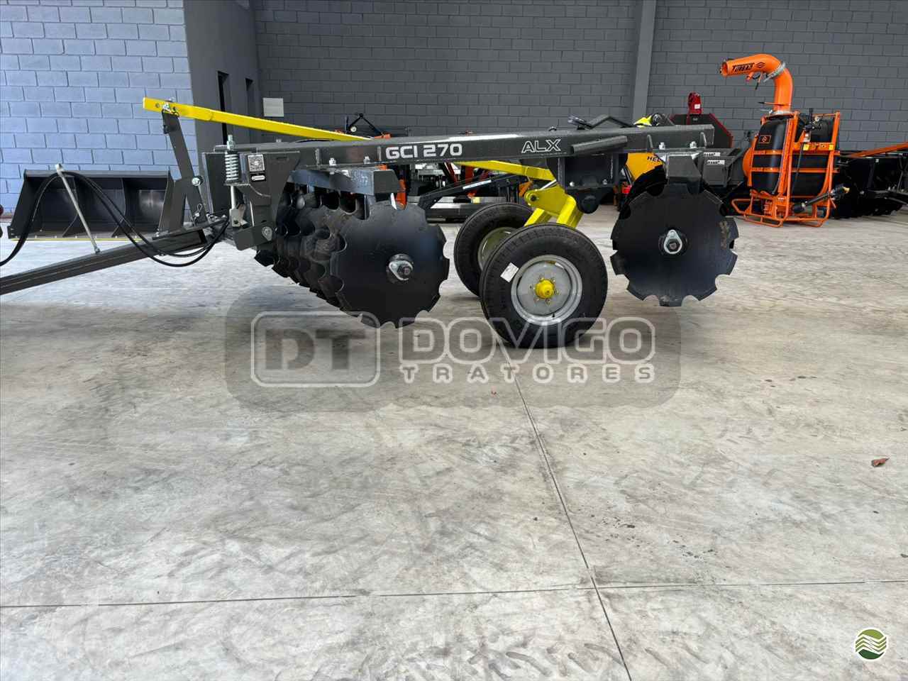IMPLEMENTOS AGRICOLAS GRADE INTERMEDIÁRIA INTERMEDIÁRIA 18 DISCOS Dovigo Tratores ARTUR NOGUEIRA SÃO PAULO SP